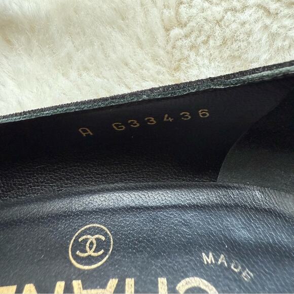 CHANEL women suede heels with pearls  size 38C EU Authentic - Picture 9 of 9